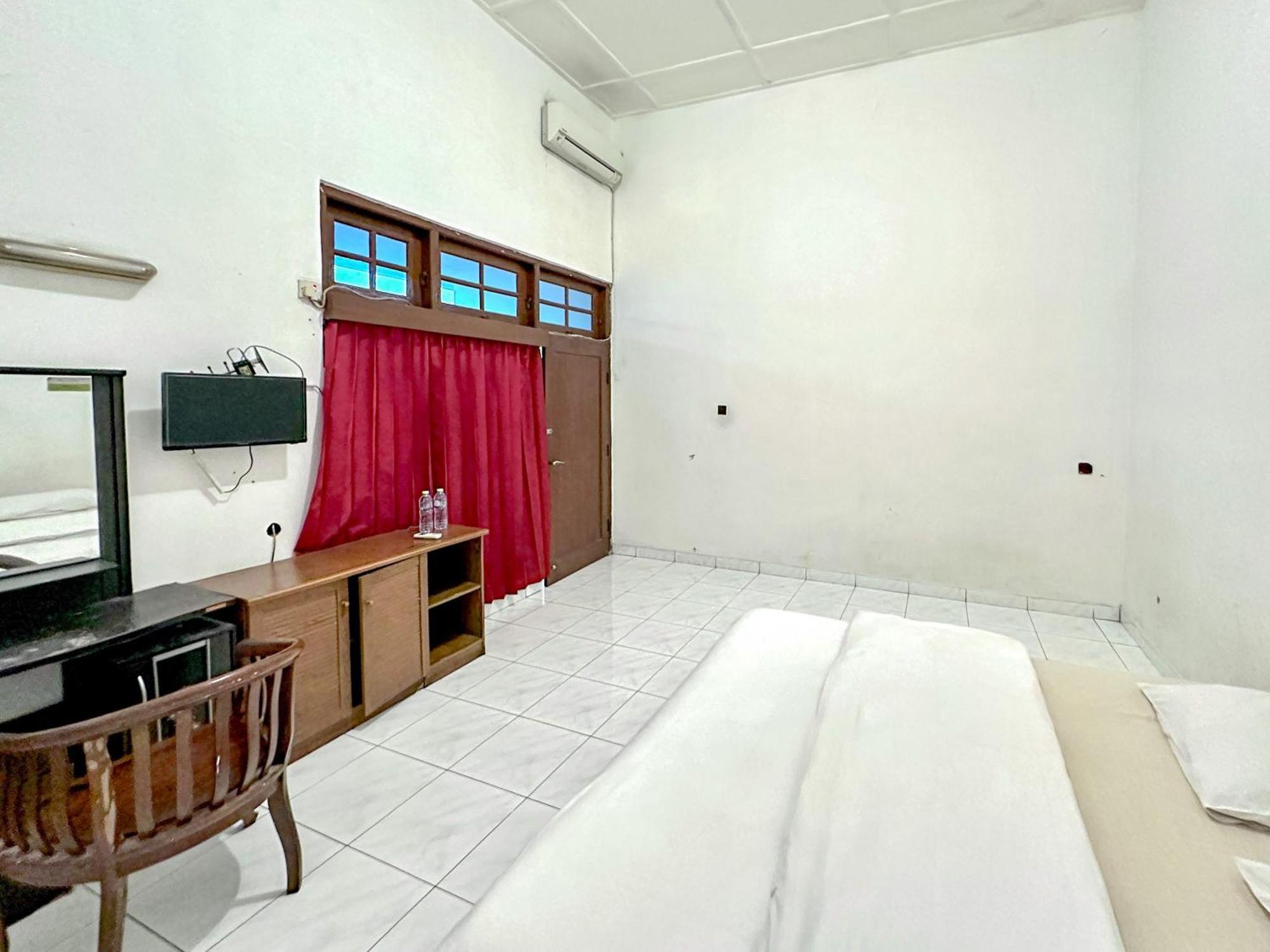 Hotel Dewi Sri Redpartner 2*