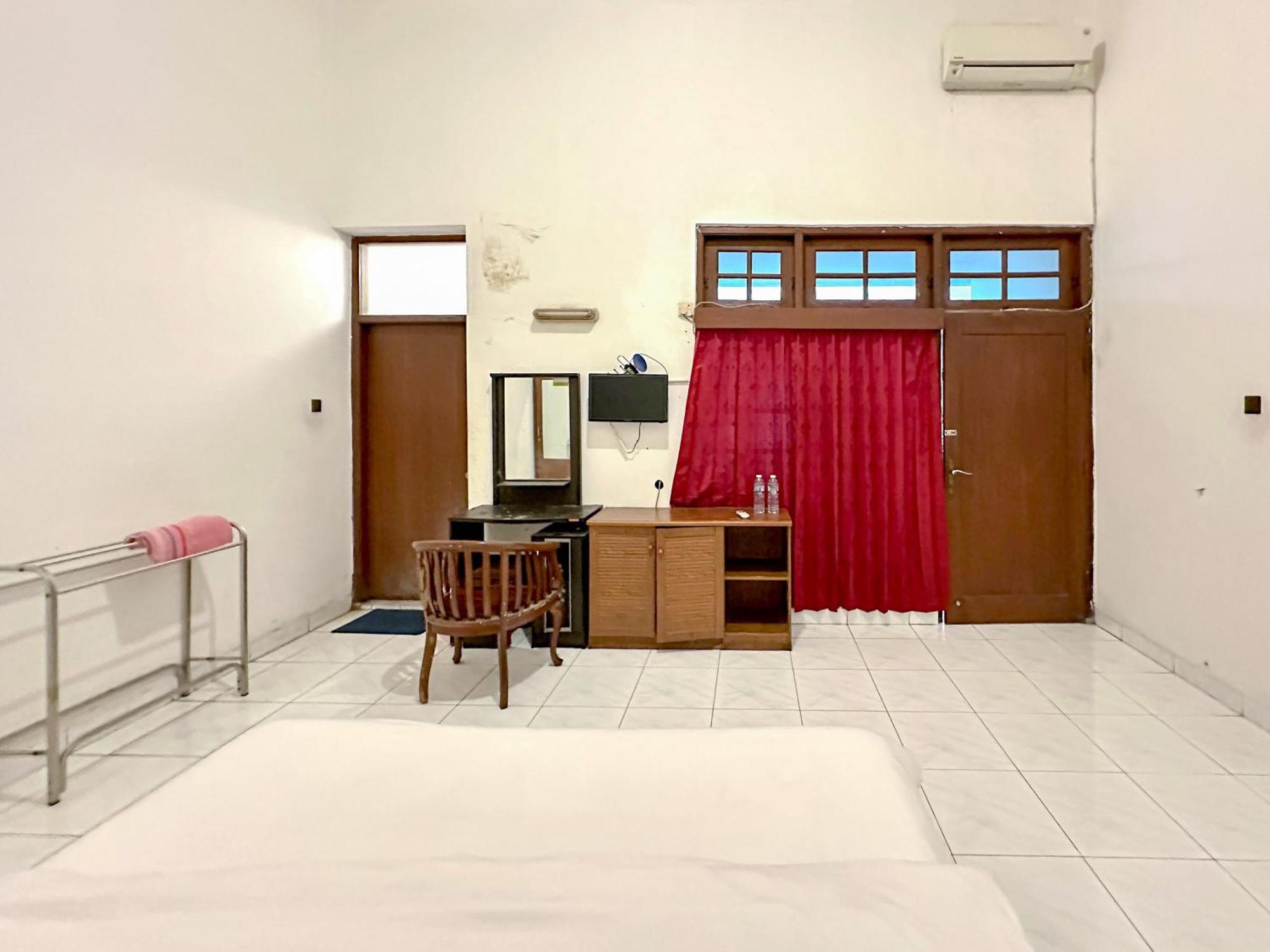 Hotel Dewi Sri Redpartner 2*